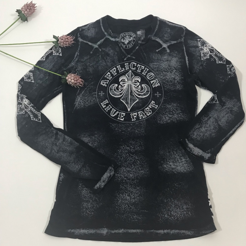 Affliction long sleeve shirt size small.